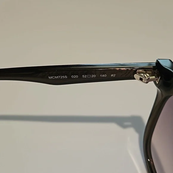 NWT MCM725S 52-20-140 grey sunglasses with hard case and cleaning cloth - Picture 5 of 15